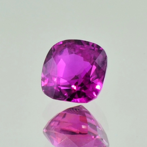 Saphir, Antik facettiert (2,57 ct.) aus Sri Lanka Saphir, Antik facettiert (2,57 ct.) aus Sri Lanka
