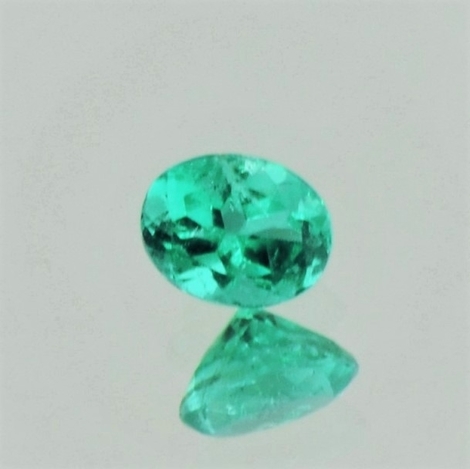 Emerald oval green 0.64 ct.