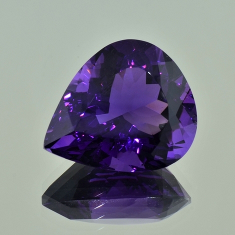 Amethyst Tropfen intensives Violett 38,49 ct Amethyst Tropfen intensives Violett 38,49 ct