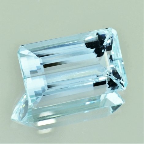 Aquamarine octagon light blue untreated 28.65 ct