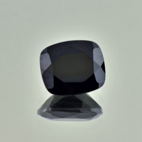 Spinell, Antik facettiert (7,01 ct.) aus Vietnam