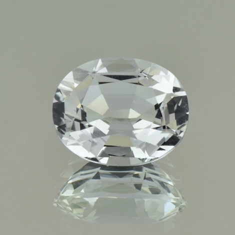 Topas, Oval facettiert (9,65 ct.) aus Nigeria (Plateau State) Topas, Oval facettiert (9,65 ct.) aus Nigeria (Plateau State)