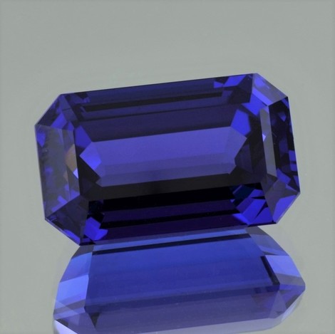 Tansanit, Achteck facettiert (33,73 ct.) aus Tansania (Merelani Hills) Tansanit, Achteck facettiert (33,73 ct.) aus Tansania (Merelani Hills)
