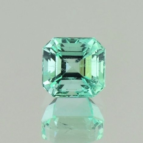 Emerald octagon light green 3.17 ct. Emerald octagon light green 3.17 ct.