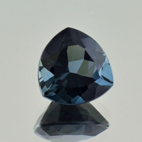 Indigolith, Triangel facettiert (10,07 ct.) aus Brasilien