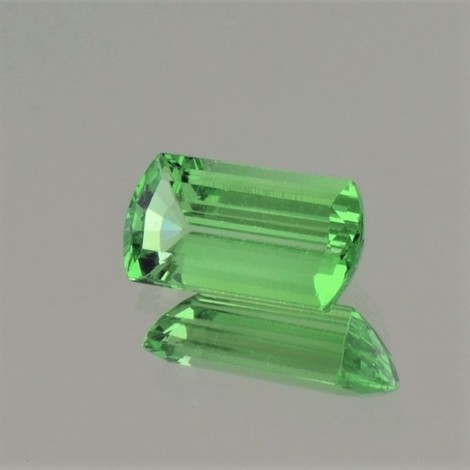 Tsavorite Garnet barrel green 3.77 ct