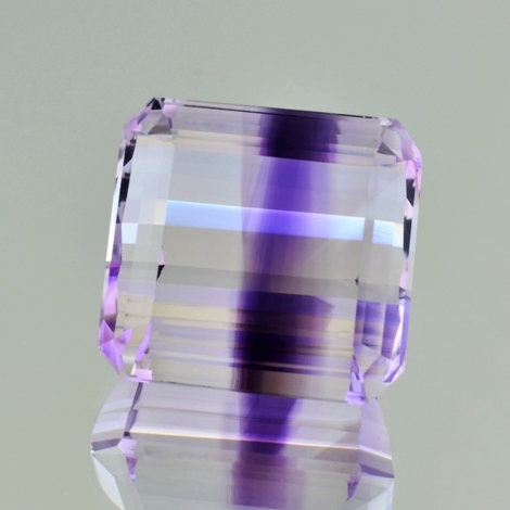 Bicolor Quarz octagon farblos+violett 50,66 ct