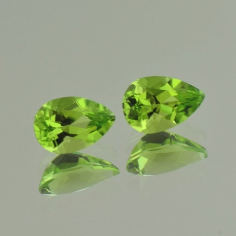 Peridot Duo Tropfen grün 3,03 ct
