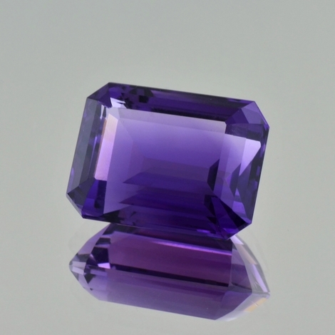 Amethyst, Achteck facettiert (16,40 ct.) aus Brasilien Amethyst, Achteck facettiert (16,40 ct.) aus Brasilien