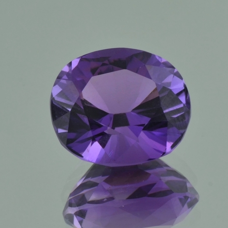 Amethyst, Oval facettiert (12,55 ct.) aus Madagaskar Amethyst, Oval facettiert (12,55 ct.) aus Madagaskar
