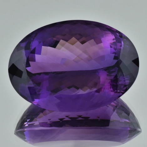 Amethyst oval violett 141,99 ct Amethyst oval violett 141,99 ct
