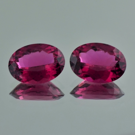 Rubellit Duo Turmaline oval rot 12,11 ct Rubellit Duo Turmaline oval rot 12,11 ct