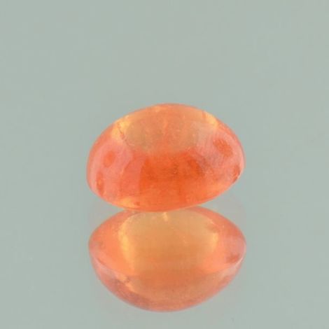 Mandarin Granat, Oval Cabochon (5,90 ct.) aus Nigeria Mandarin Granat, Oval Cabochon (5,90 ct.) aus Nigeria