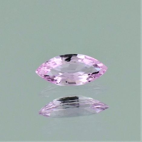 Saphir, Navette facettiert (0,88 ct.) aus Madagaskar Saphir, Navette facettiert (0,88 ct.) aus Madagaskar