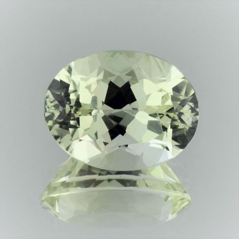 Heliodore Beryll oval yellowish light green 16.31 ct Heliodore Beryll oval yellowish light green 16.31 ct