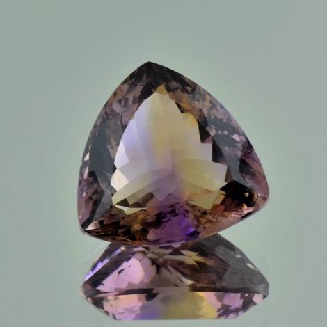 Ametrin, Trillion facettiert (23,82 ct.) aus Bolivien