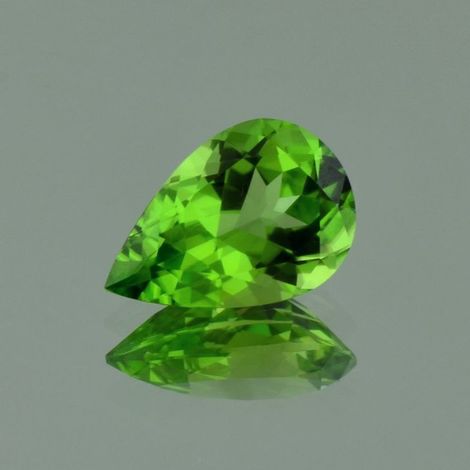 Peridot pear green 5.54 ct Peridot pear green 5.54 ct