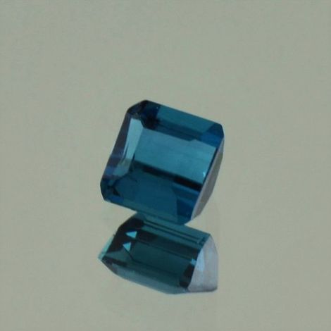 Indigolith, Achteck facettiert (0,90 ct.) aus Brasilien (Minas Gerais)