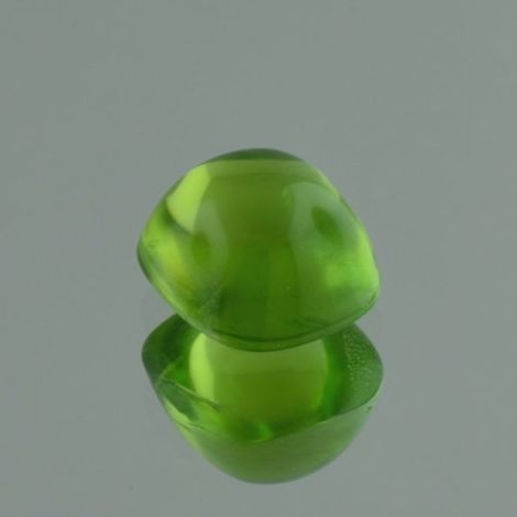 Peridot, Antik Cabochon (6,33 ct.) aus Pakistan (Kohistan)