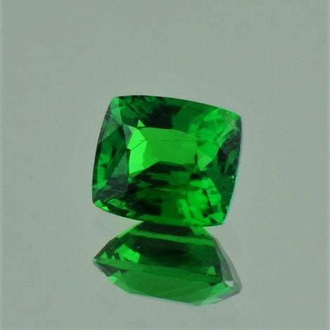 Tsavorit, Antik facettiert (2,11 ct.) aus Kenia (Taita Hills) Tsavorit, Antik facettiert (2,11 ct.) aus Kenia (Taita Hills)