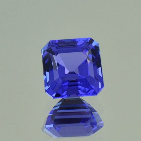 Tansanit octagon intensives Blau 3,93 ct