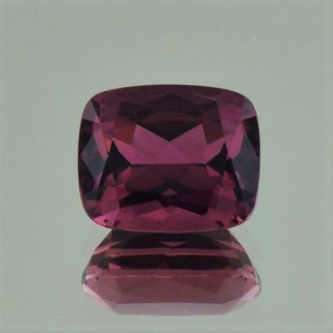 Tourmaline cushion pinkish red (slightly brownish) 7.90 ct.