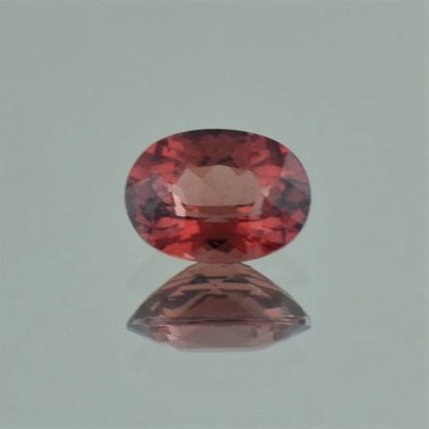 Malaya-Granat, Oval facettiert (2,25 ct.) aus Tansania Malaya-Granat, Oval facettiert (2,25 ct.) aus Tansania