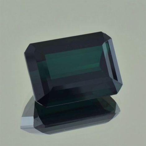 Verdelith, Achteck facettiert (33,80 ct.) aus Brasilien Verdelith, Achteck facettiert (33,80 ct.) aus Brasilien