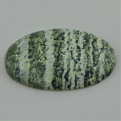 Chrysotil-Serpentin, Oval Cabochon (69,04 ct.) aus Brasilien Chrysotil-Serpentin, Oval Cabochon (69,04 ct.) aus Brasilien