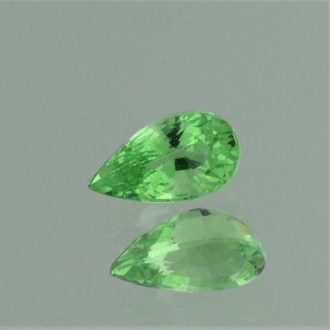 Tsavorit, Tropfen facettiert (1,08 ct.) aus Tansania (Merelani Hills) Tsavorit, Tropfen facettiert (1,08 ct.) aus Tansania (Merelani Hills)