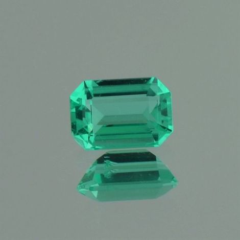 Emerald octagon green untreated 1.01 ct.