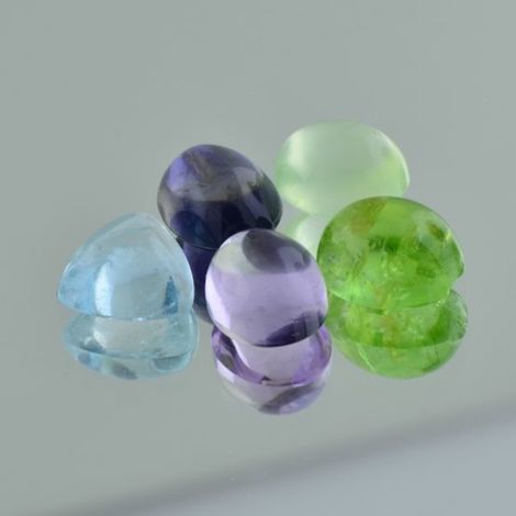Mixed Lot, Oval & Trillion Cabochon (24,88 ct.) aus Brasilien & Asien Mixed Lot, Oval & Trillion Cabochon (24,88 ct.) aus Brasilien & Asien
