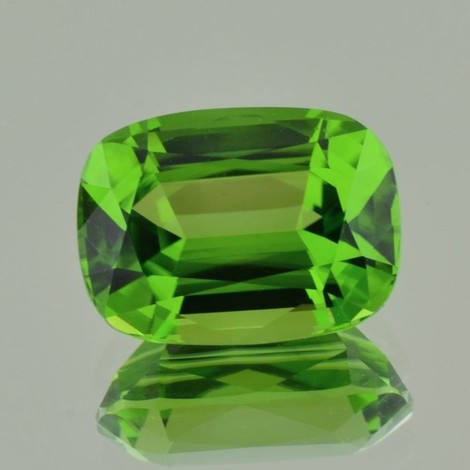 Peridot antikoval grün unbehandelt 14,57 ct