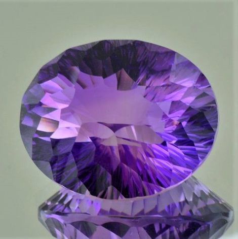 Amethyst Design-Oval violet 91.19 ct