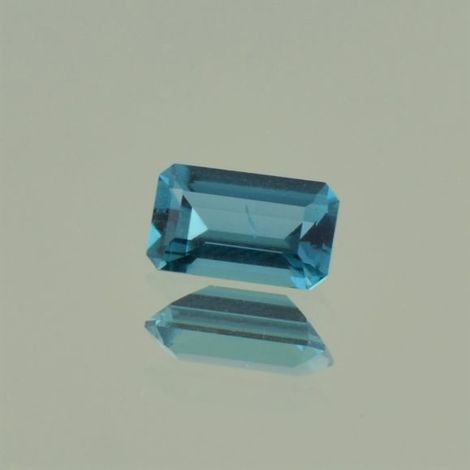 Indigolith, Achteck facettiert (0,94 ct.) aus Namibia (Neuschwaben Mine)