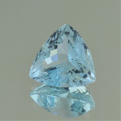 Aquamarin, Trillion facettiert (12,25 ct.) aus Afrika Aquamarin, Trillion facettiert (12,25 ct.) aus Afrika