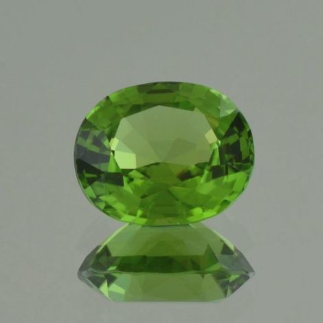 Peridot oval green untreated 6.85 ct