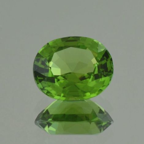 Peridot, Oval facettiert (6,85 ct.) aus Pakistan