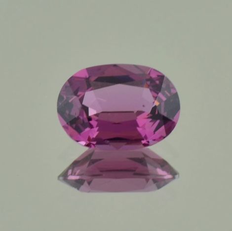 Spinell, Oval facettiert (4,39 ct.) aus Burma (Myanmar)