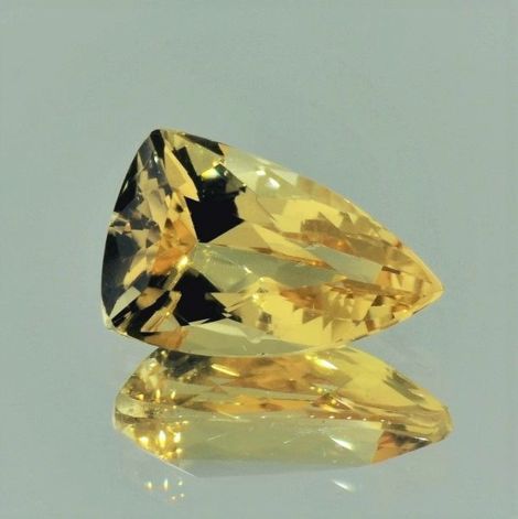 Golden Beryl trillion golden yellow 5.51 ct.