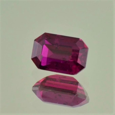 Rubin octagon rot ungebrannt 1,54 ct Rubin octagon rot ungebrannt 1,54 ct