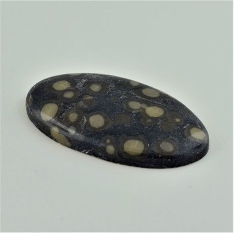 Jaspis, Oval Cabochon (60,02 ct.) aus Afrika