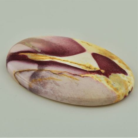 Mookait, Oval Cabochon (75,09 ct.) aus Australien (Mooka Creek Region) Mookait, Oval Cabochon (75,09 ct.) aus Australien (Mooka Creek Region)