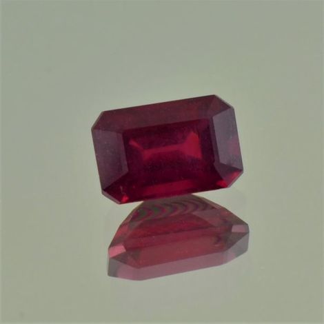 Rubin reinheitsbehandelt octagon rot 3,28 ct Rubin reinheitsbehandelt octagon rot 3,28 ct