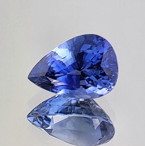 Sapphire Korund pear blue 6.82 ct