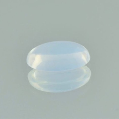 Weisser Mondstein, Oval Cabochon (4,04 ct.) aus Sri Lanka Weisser Mondstein, Oval Cabochon (4,04 ct.) aus Sri Lanka