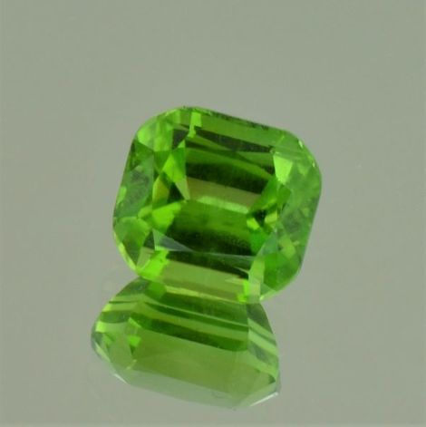 Peridot antik grün 4,70 ct Peridot antik grün 4,70 ct