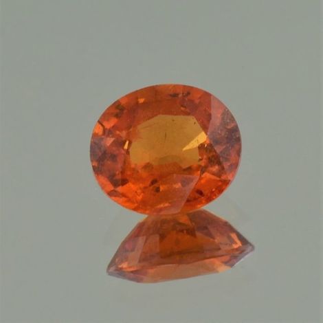 Mandarin Granat, Oval facettiert (4,52 ct.) aus Nigeria Mandarin Granat, Oval facettiert (4,52 ct.) aus Nigeria