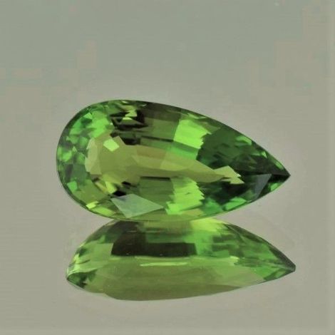 Peridot, Tropfen facettiert (10,51 ct.) aus Burma (Myanmar)