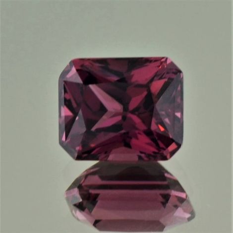 Spinell, Achteck-Princess facettiert (6,62 ct.) aus Sri Lanka